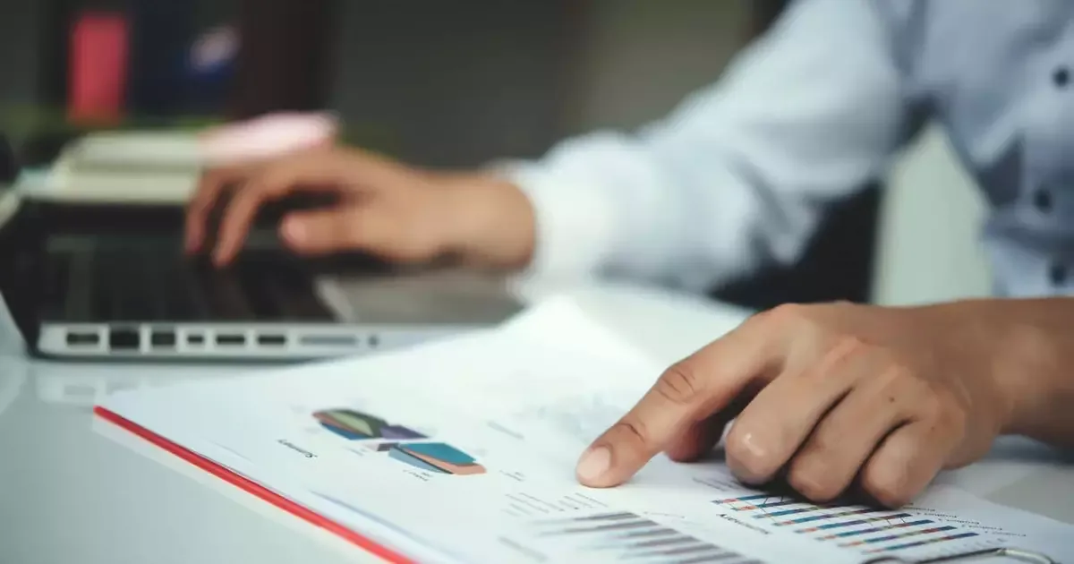 Reforma tributária leva empresas a revisar sistemas, contratos e processos