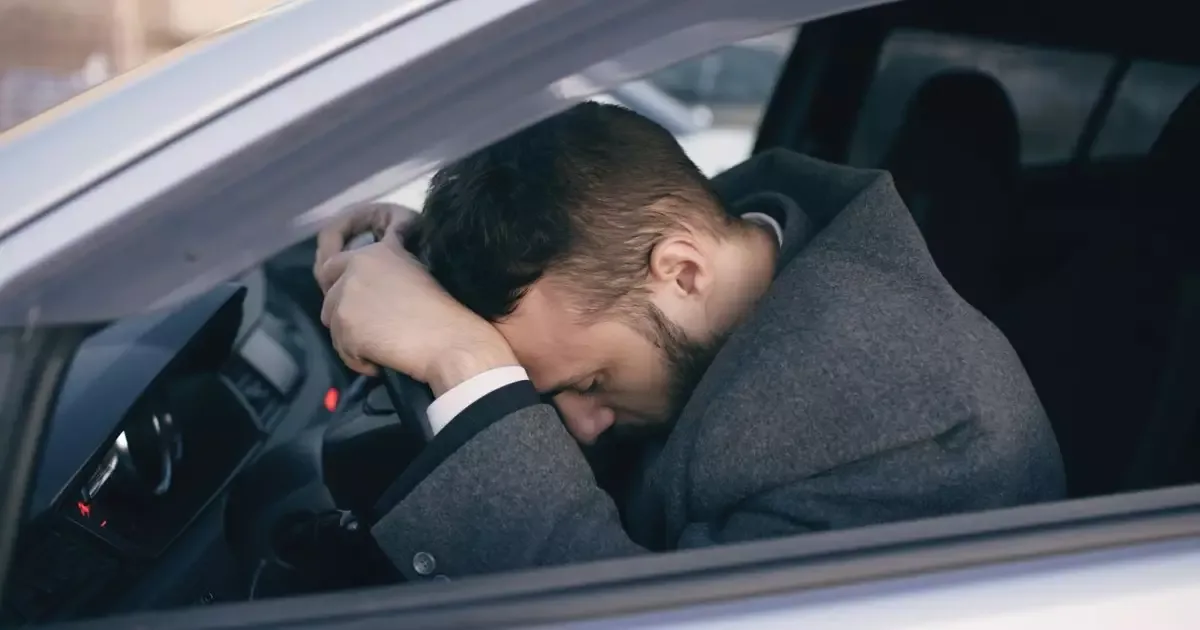 Silêncio e respostas rápidas podem aumentar o enjoo em carros elétricos