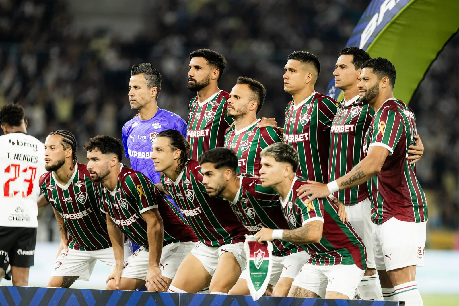 Lucho Acosta decide clássico, e Martinelli se destaca pelo Fluminense