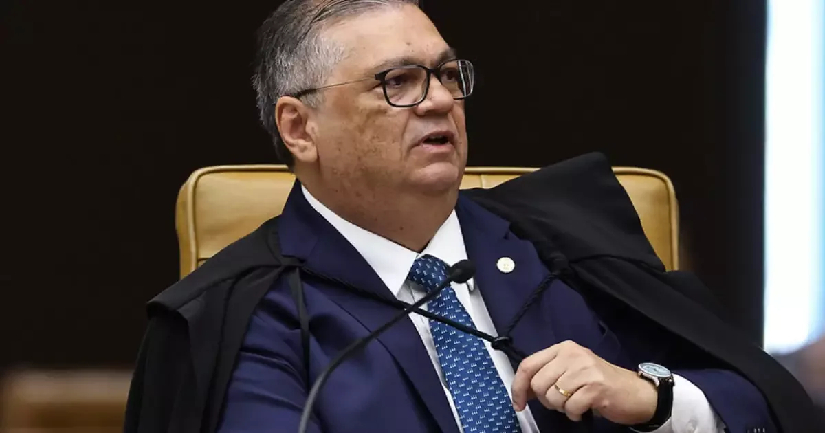 Pedido de vista de Dino adia análise de inquérito no Supremo
