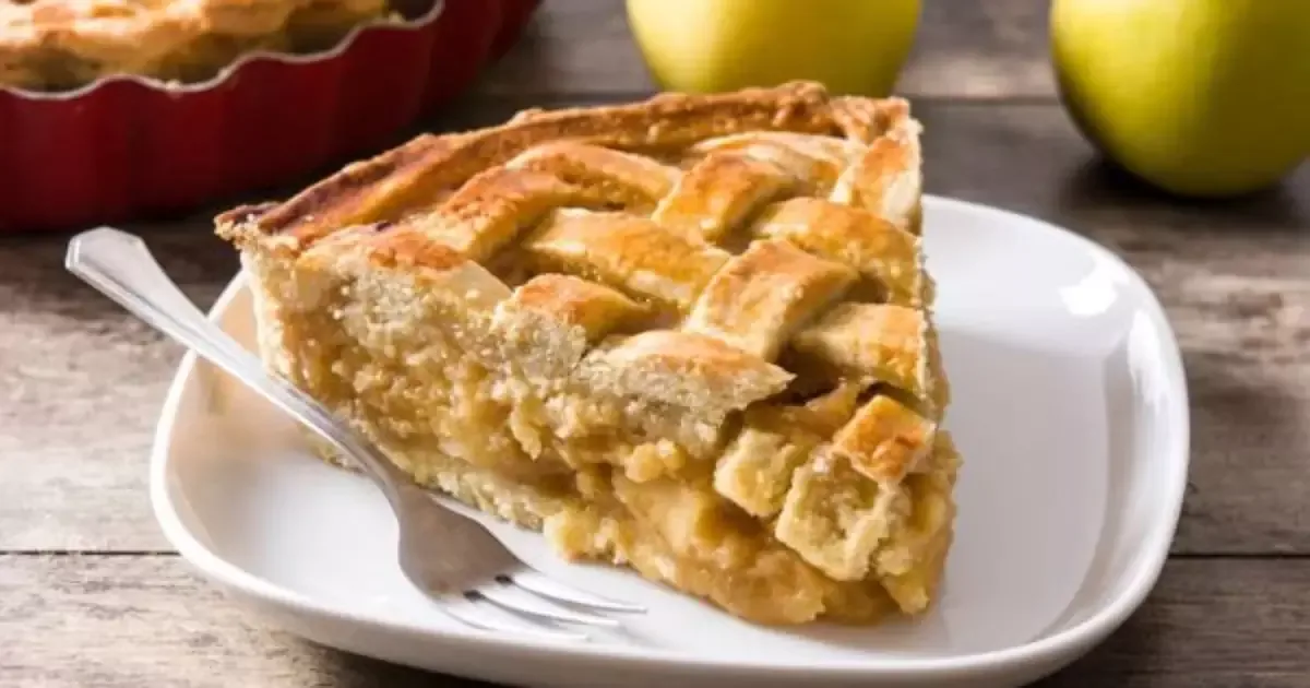 Torta de maçã com canela fica pronta em cerca de 55 minutos