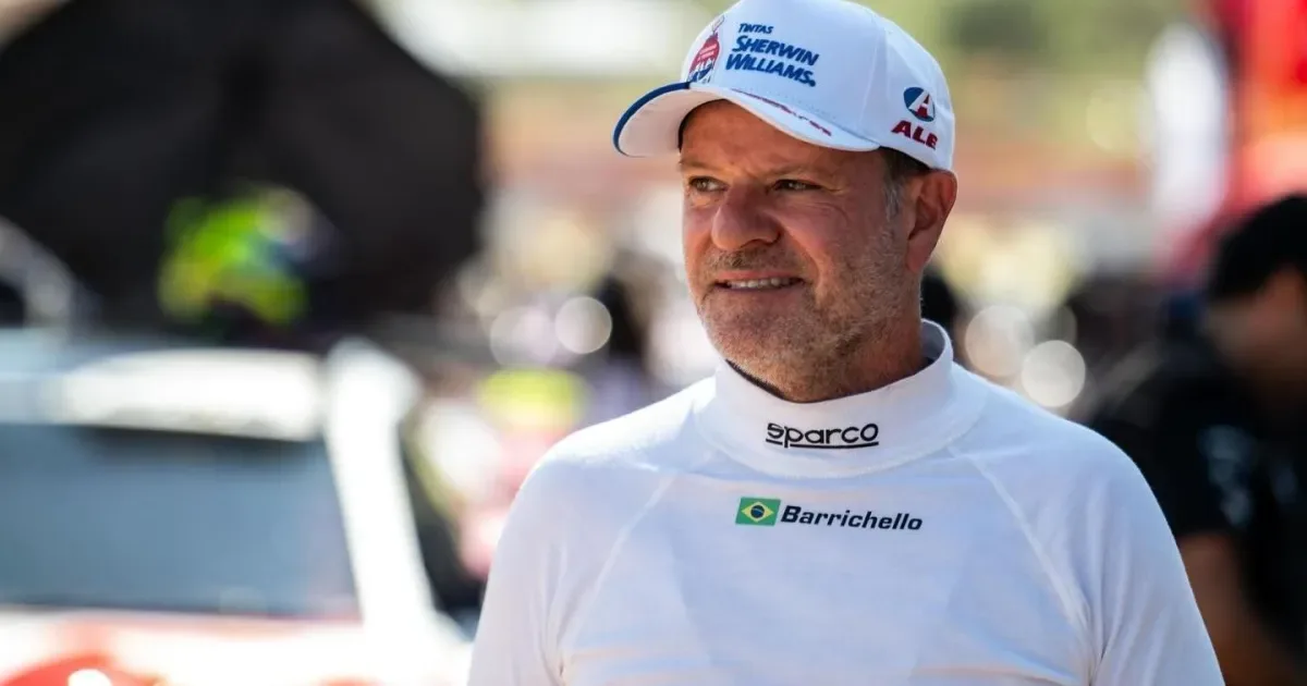 Barrichello conduz Ferrari de 2002 em tributo a Schumacher em Monza