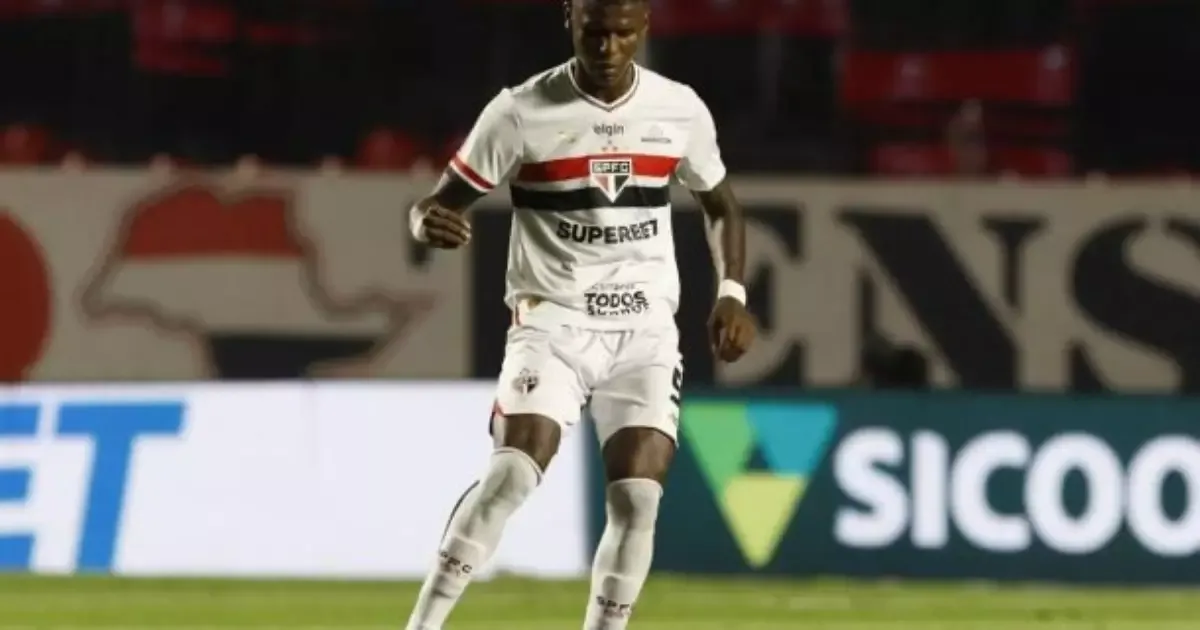 Arboleda pede desculpas após São Paulo perder clássico no Morumbis