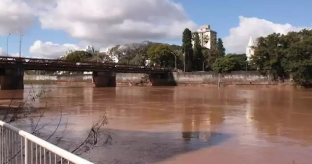 Rio dos Sinos supera níveis de inundação em Campo Bom e São Leopoldo
