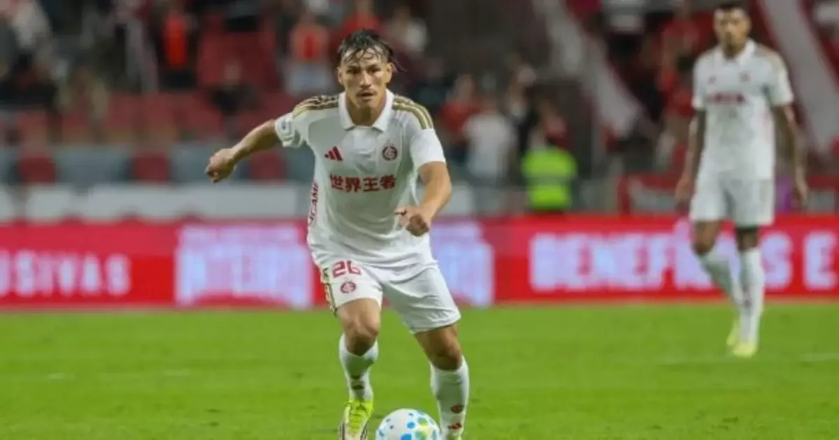 Internacional busca substituto para laterais suspensos contra a Chapecoense