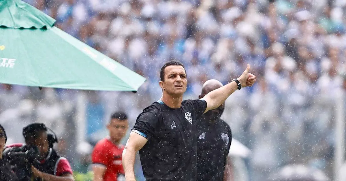 Júnior Rocha se despede do Paysandu após saída e destaca títulos na temporada