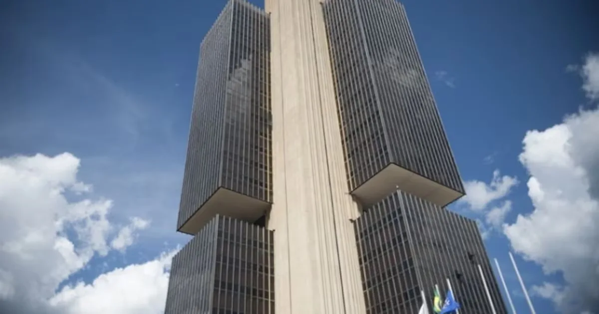 Copom reduz Selic a 13,75% e evita sinalizar próximos passos