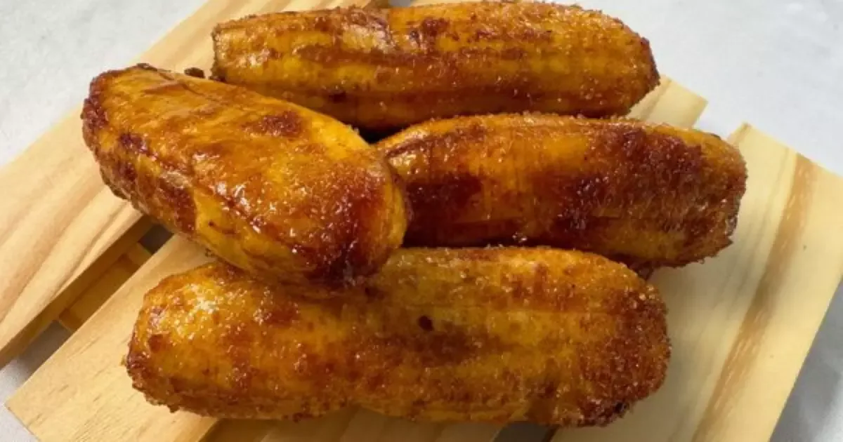 Banana dourada na airfryer fica pronta em até quinze minutos