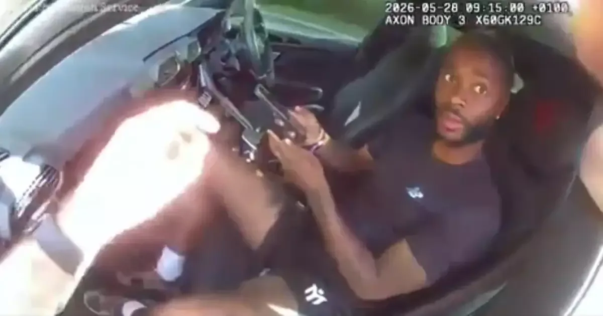 Óxido nitroso encontrado com Sterling é proibido para uso recreativo na Inglaterra