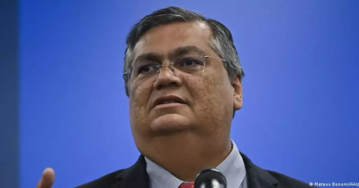 Dino levanta sigilo de investigação sobre financiamento de filme de Bolsonaro