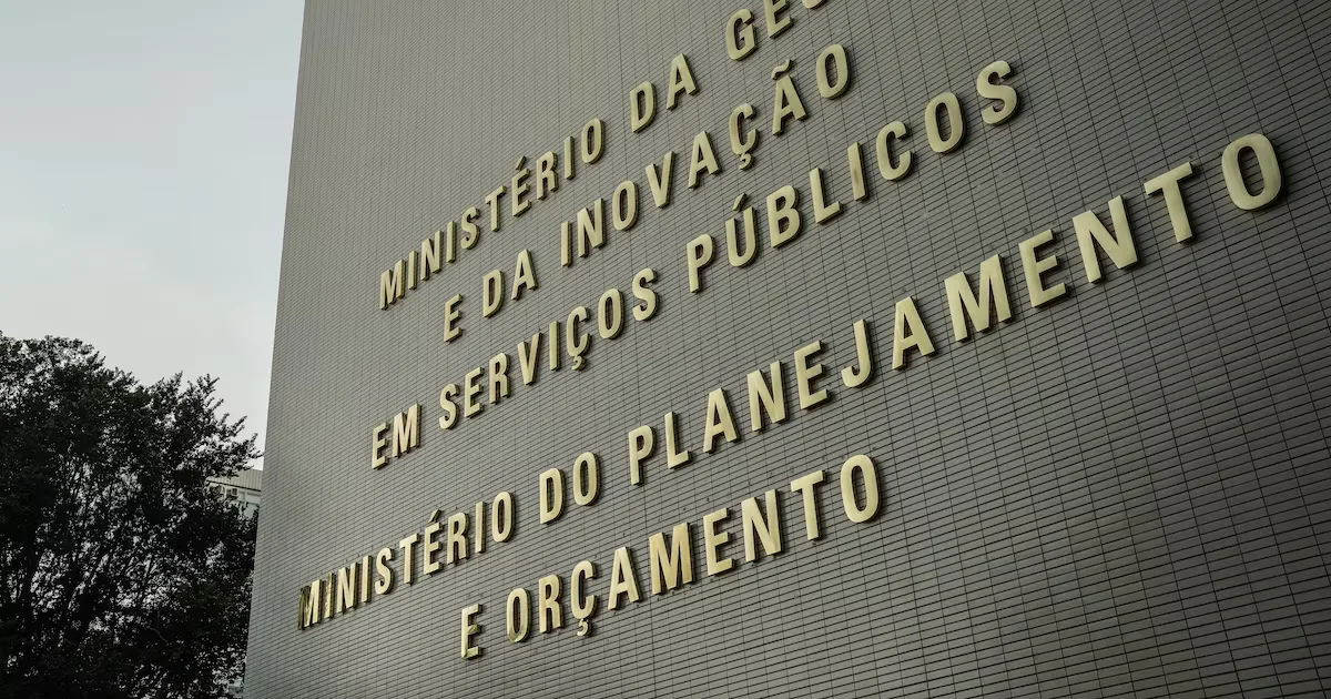 Reforma gradual e avaliação de gastos são apontadas para conter a dívida pública