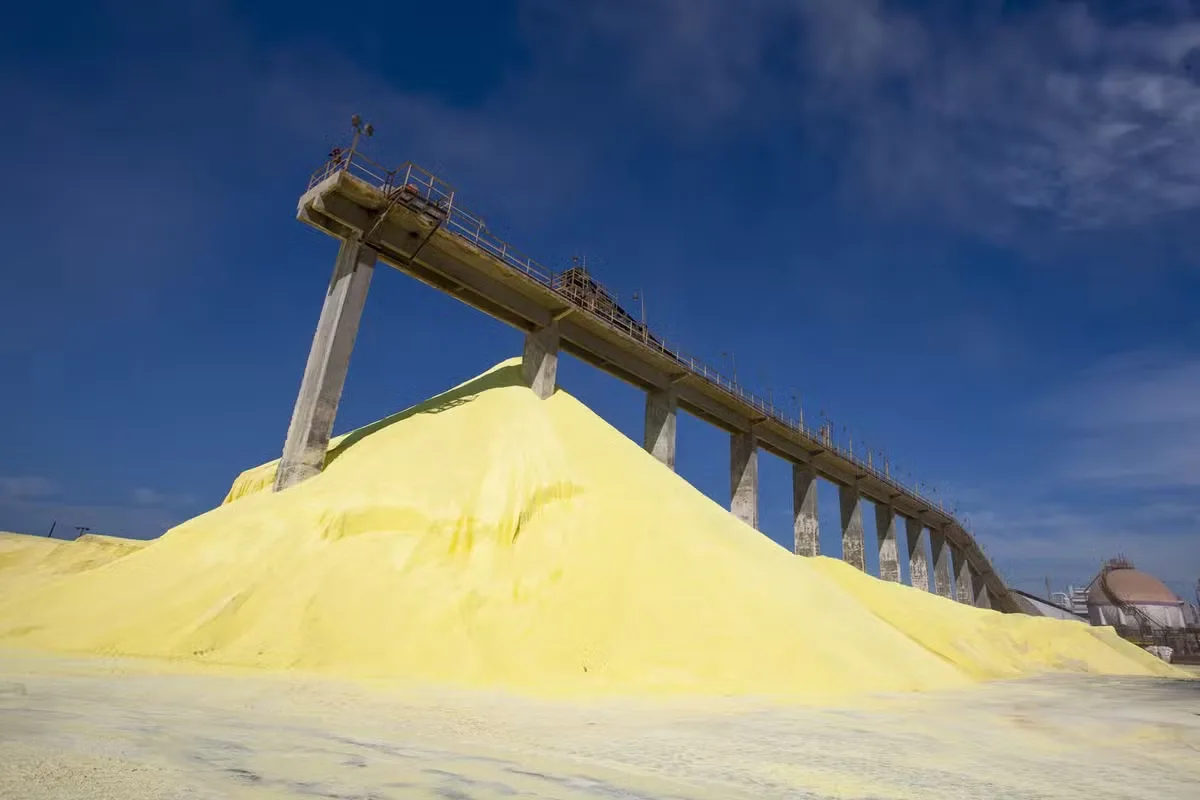 Dependência externa expõe limites da produção brasileira de fertilizantes