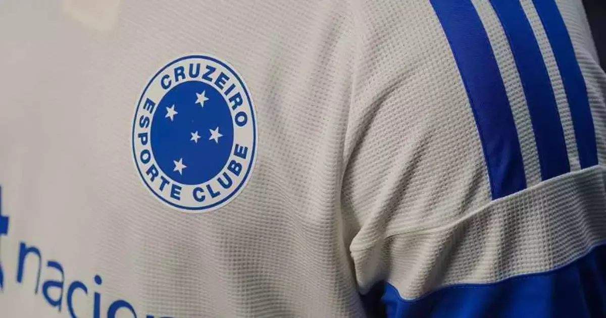 Cruzeiro vence o Athletico-PR, enfrenta cobranças e tem cinco jogadores observados por Ancelotti