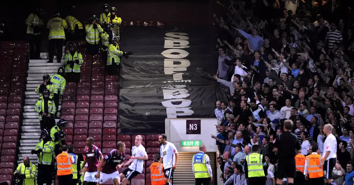 Millwall e West Ham retomam clássico marcado por rivalidade após 14 anos