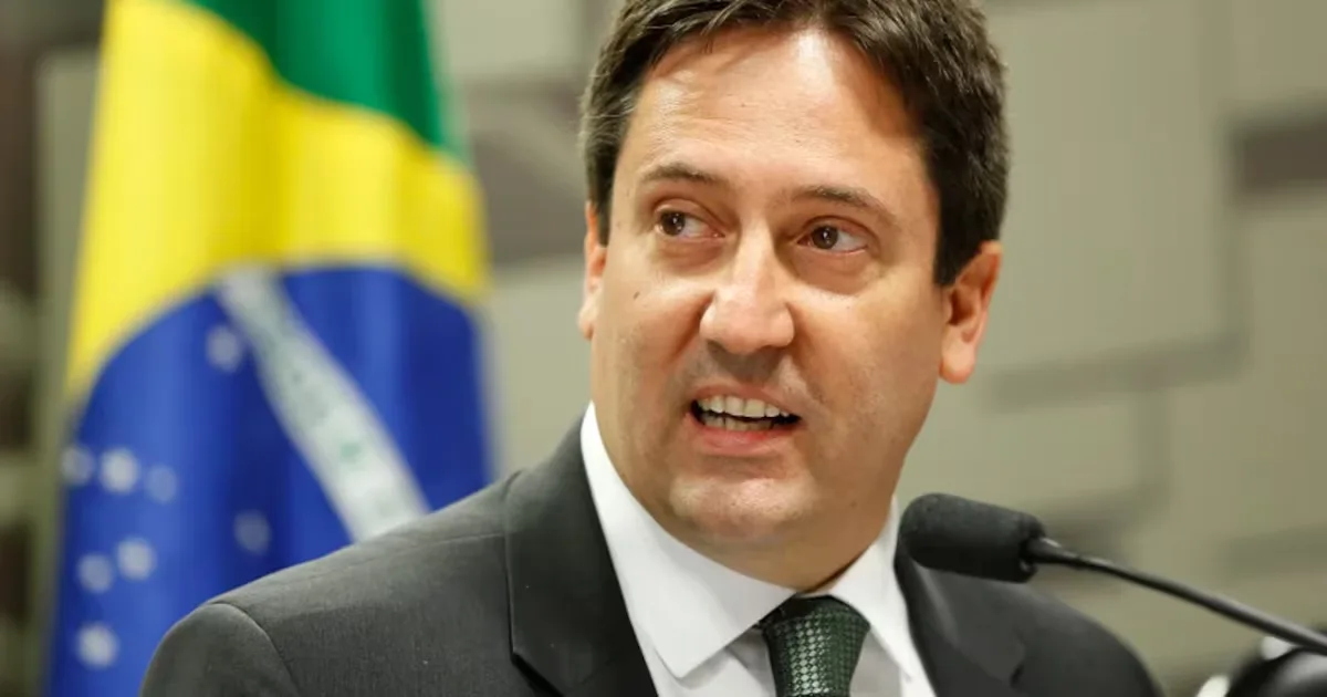 Mensagens ligam Vorcaro a pressão sobre regras de fundos de previdência