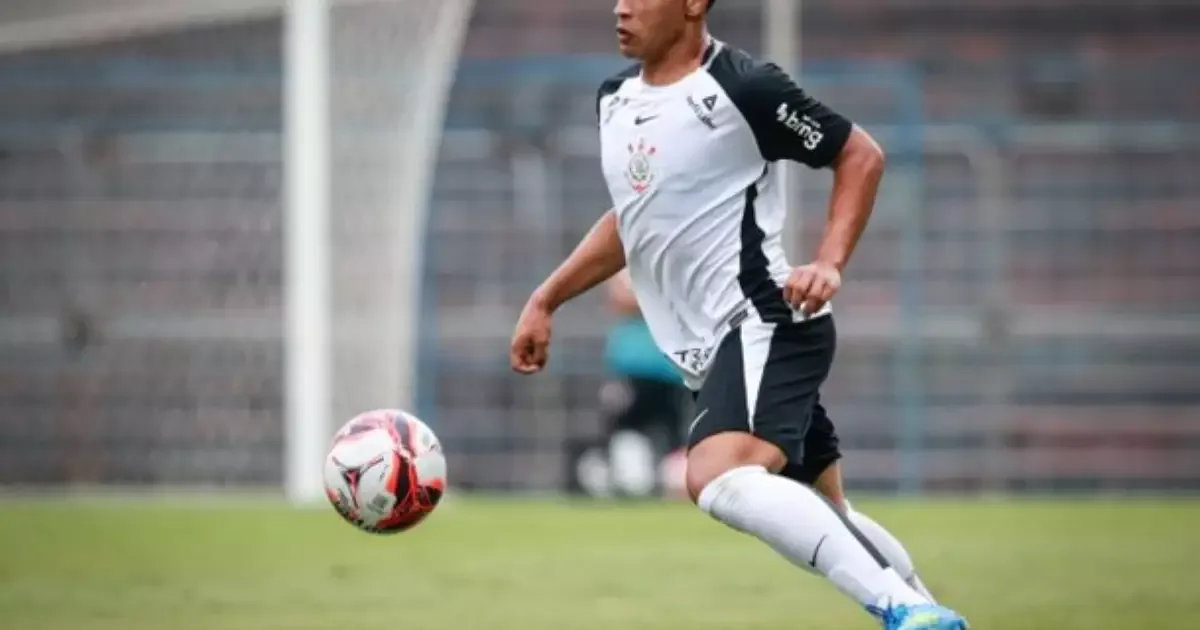 Corinthians abre negociação para renovar com atacante Nicollas