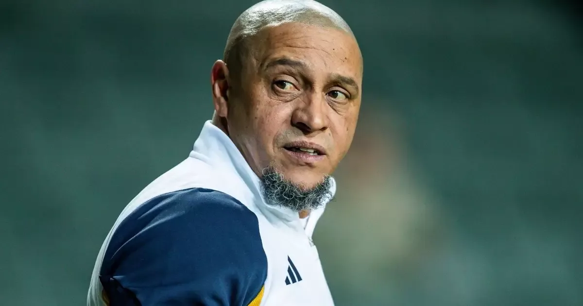 Roberto Carlos diz ter perdido 99% do dinheiro ganho no futebol