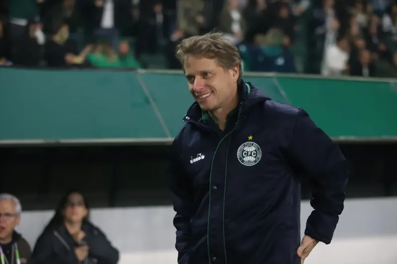 Seabra aponta desequilíbrio após derrota do Coritiba para o Mirassol