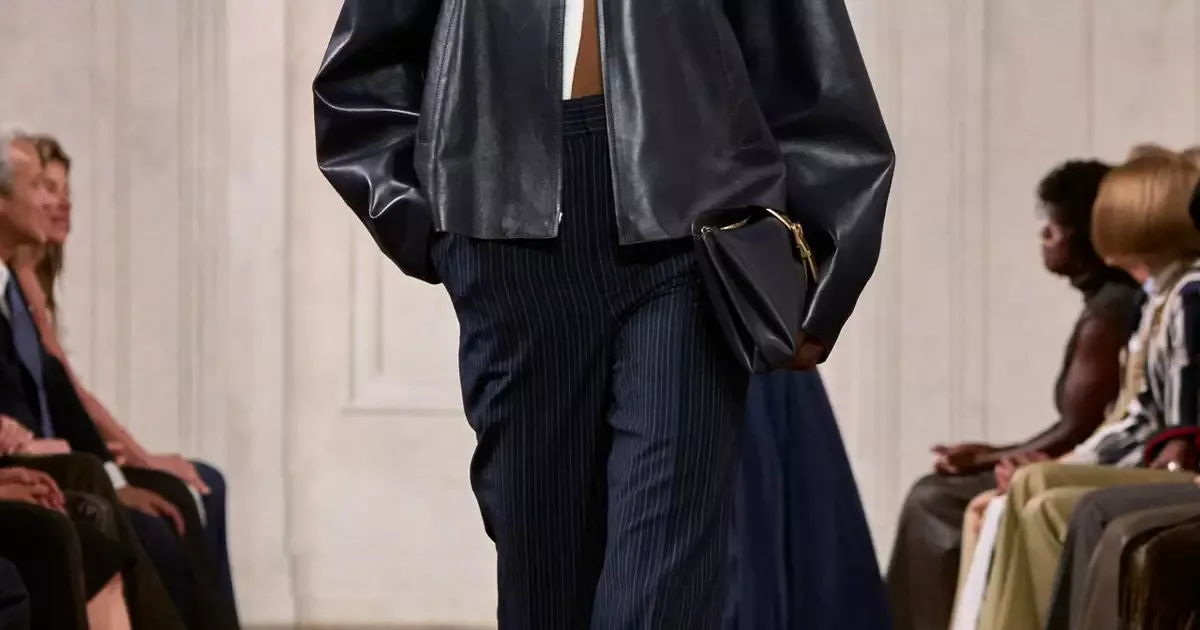 Ralph Lauren combina alfaiataria, denim e brilho na coleção Spring 2027