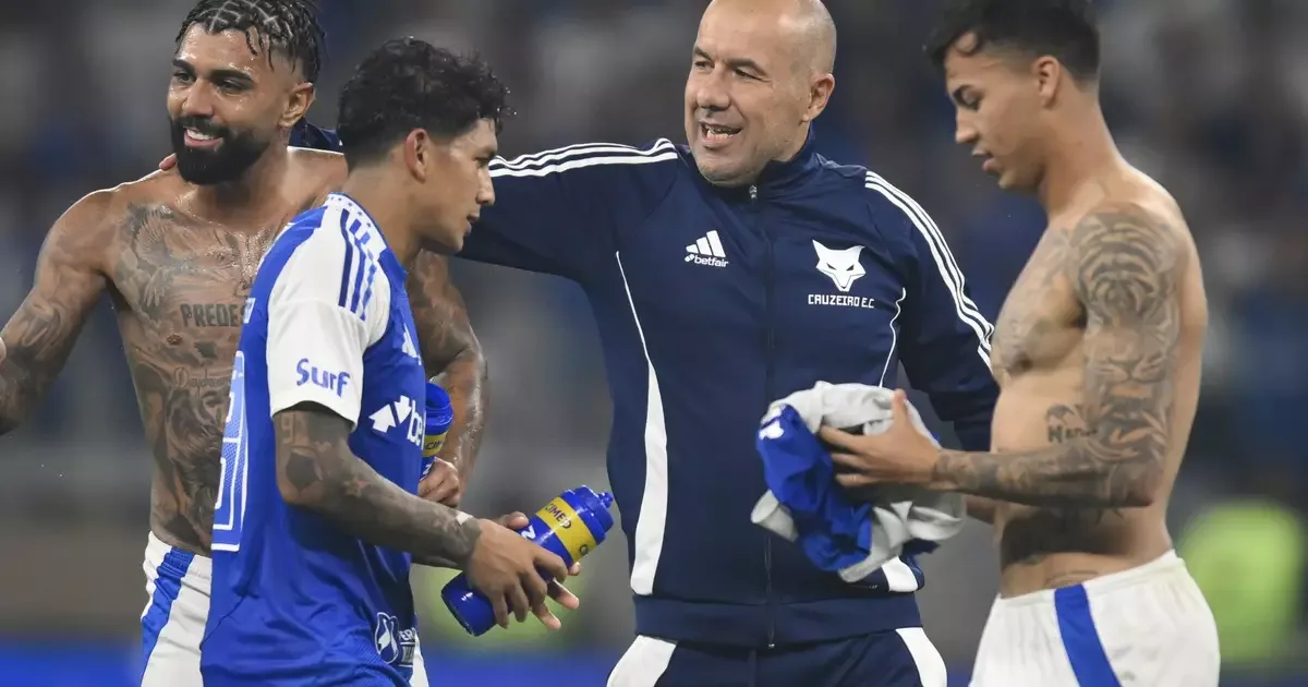 Andrej Nikolic deixa o Cruzeiro antes do fim do contrato