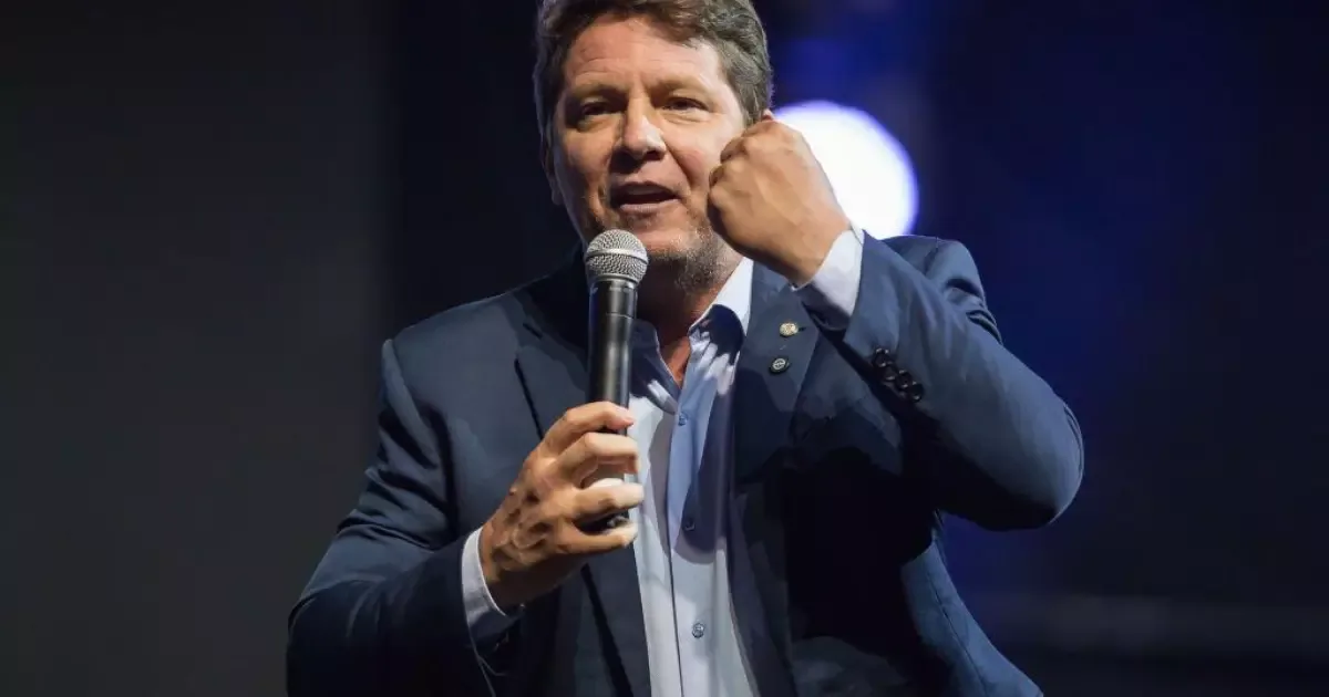 PF cumpre 49 mandados em investigação sobre filme Dark Horse