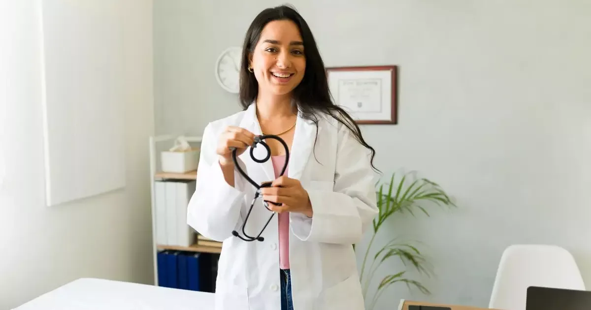 Medicina combina aulas teóricas, prática e novas escolhas ao longo do curso