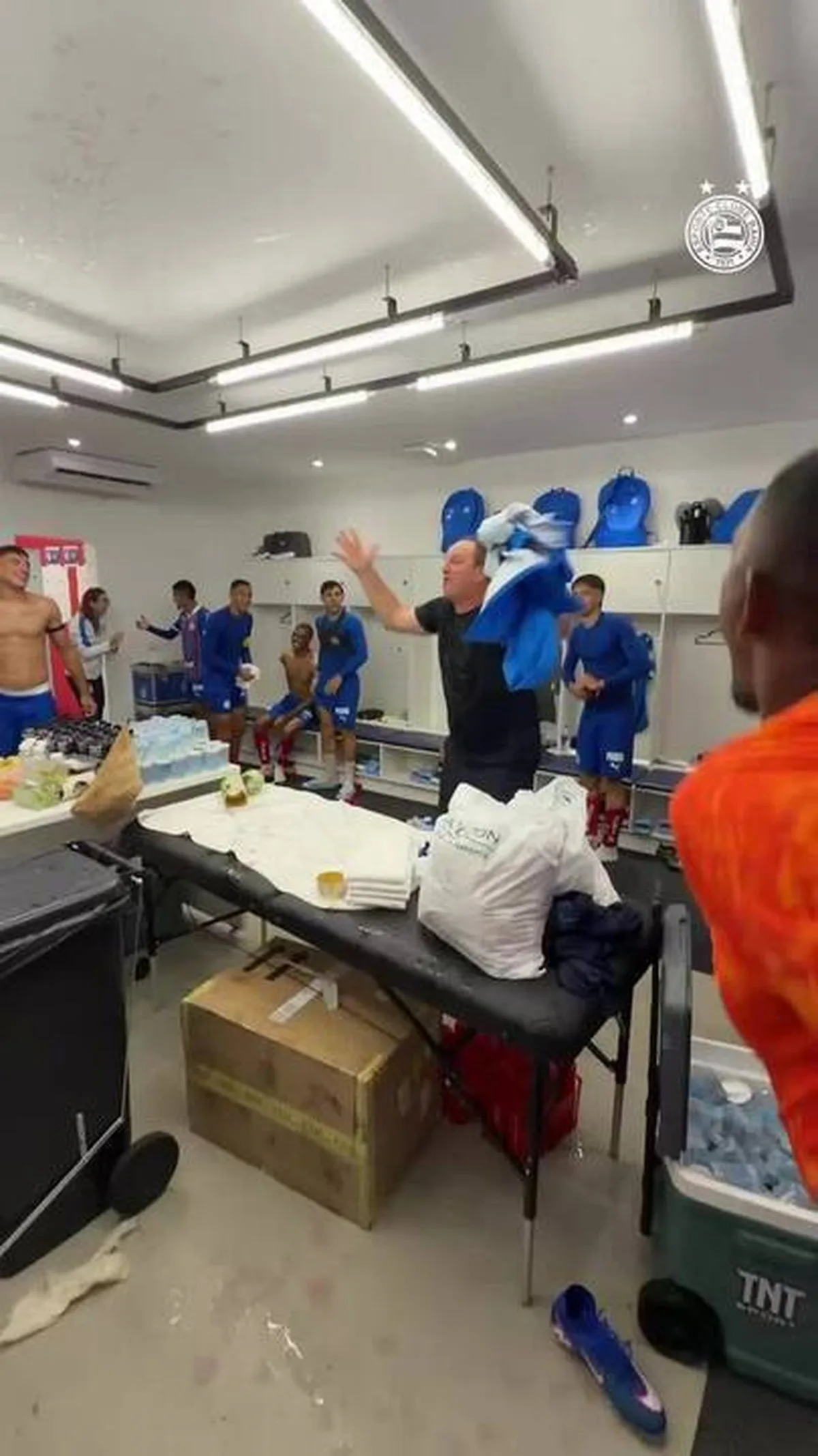 Bahia vence de virada e jogadores brincam com pedido de folga a Ceni