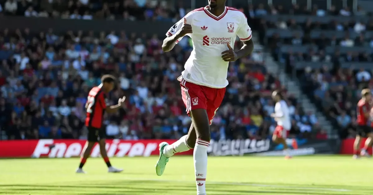 Isak marca, e Liverpool vence Bournemouth por 1 a 0