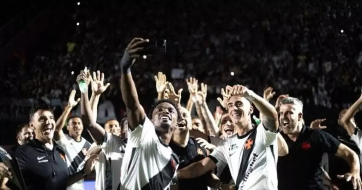 Vasco busca pontuar contra o Coritiba para deixar o Z4 nesta rodada