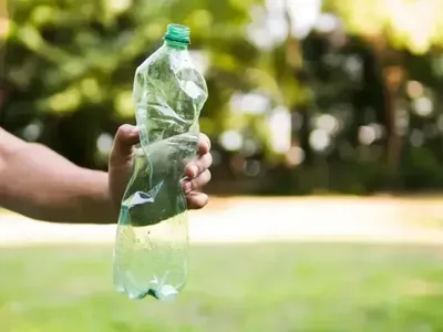 Pressão no ralo: como usar uma garrafa PET em entupimentos leves