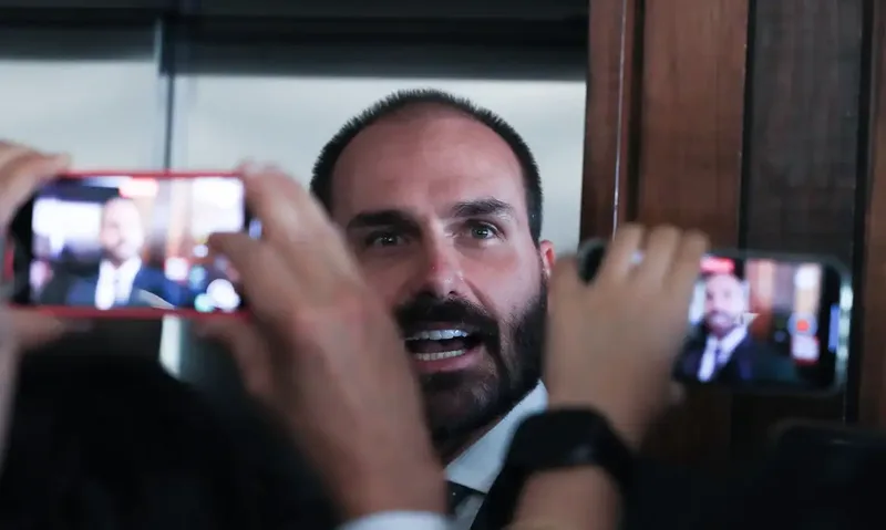 Recurso de Eduardo Bolsonaro é rejeitado por unanimidade pela Primeira Turma do STF