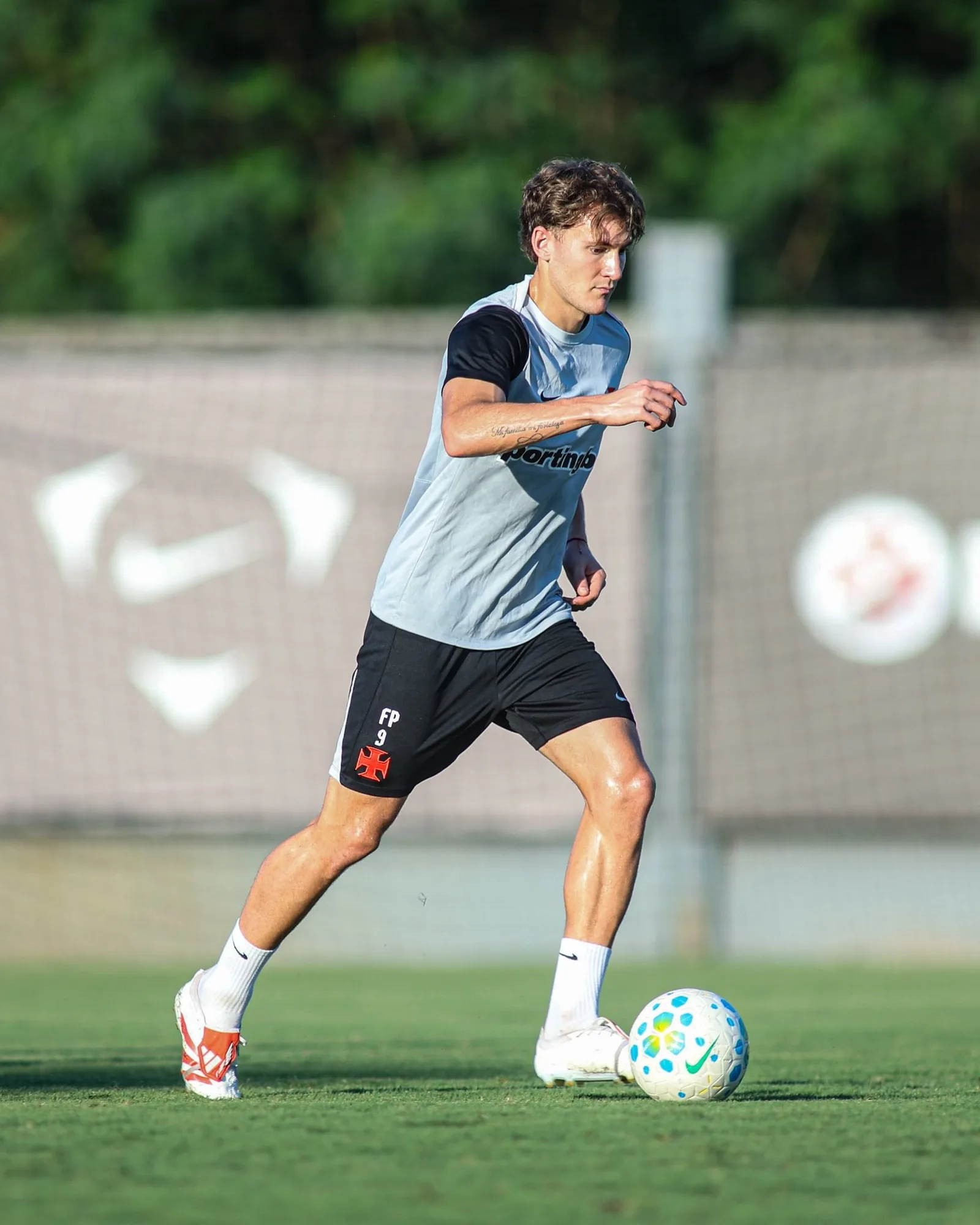 Vasco pode ter três retornos entre os titulares no clássico com o Fluminense