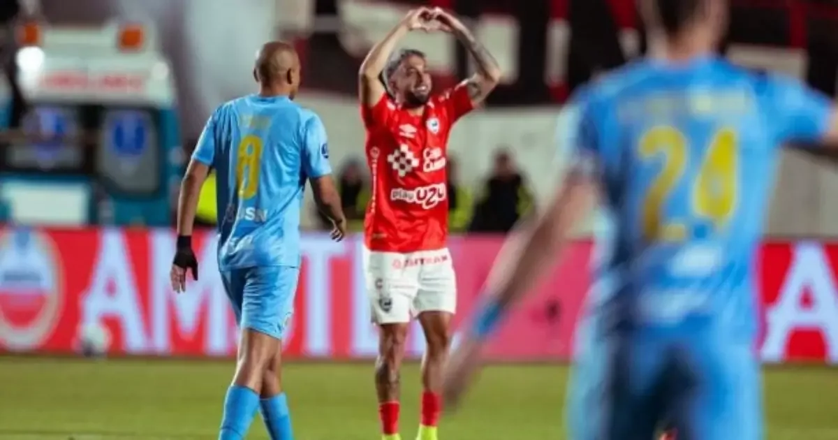 Cienciano vence o City Torque por 2 a 0 e leva vantagem às quartas