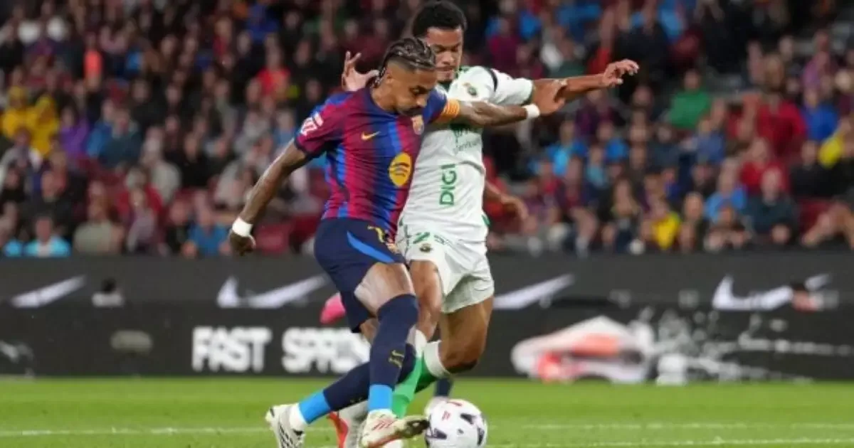 Barcelona goleia o Racing Santander por 7 a 2 com três gols de Raphinha