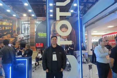 TOTVS apresenta agentes de IA voltados à operação hoteleira na Equipotel