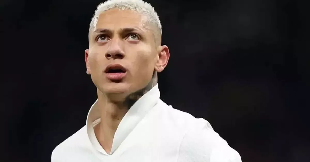 Vasco perde opção de empréstimo de Richarlison por limite da FIFA