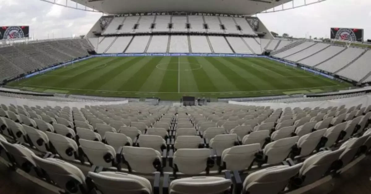 Corinthians oferece direitos comerciais da arena em negociação com a Caixa