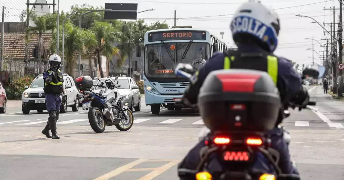 Câmeras acompanham escolta de cinco órgãos para transplantes em Porto Alegre