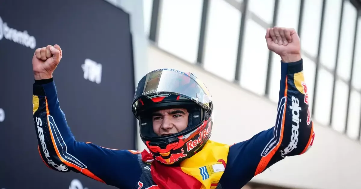 Brian Uriarte supera Almansa e larga na frente no GP da Áustria da Moto3