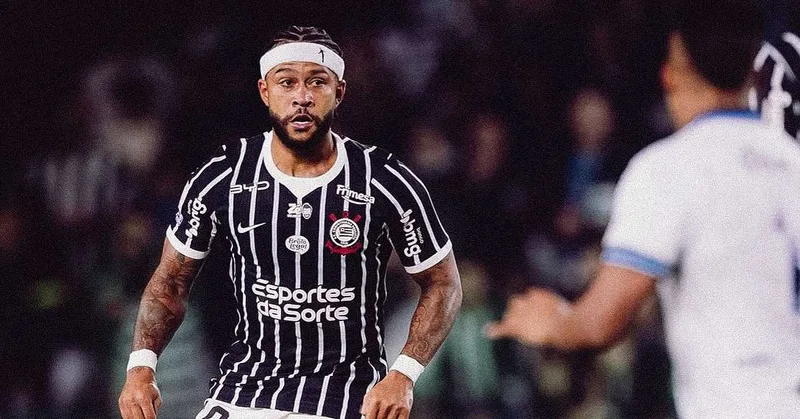 Memphis Depay chega a dois anos no Corinthians com títulos e dívida milionária
