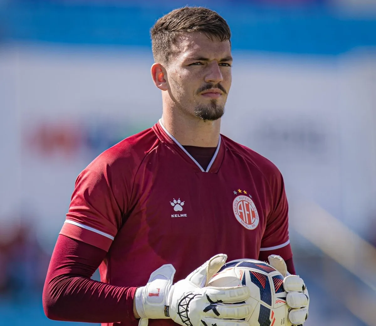 Serra Branca confirma goleiro Lucão para novo ciclo do clube