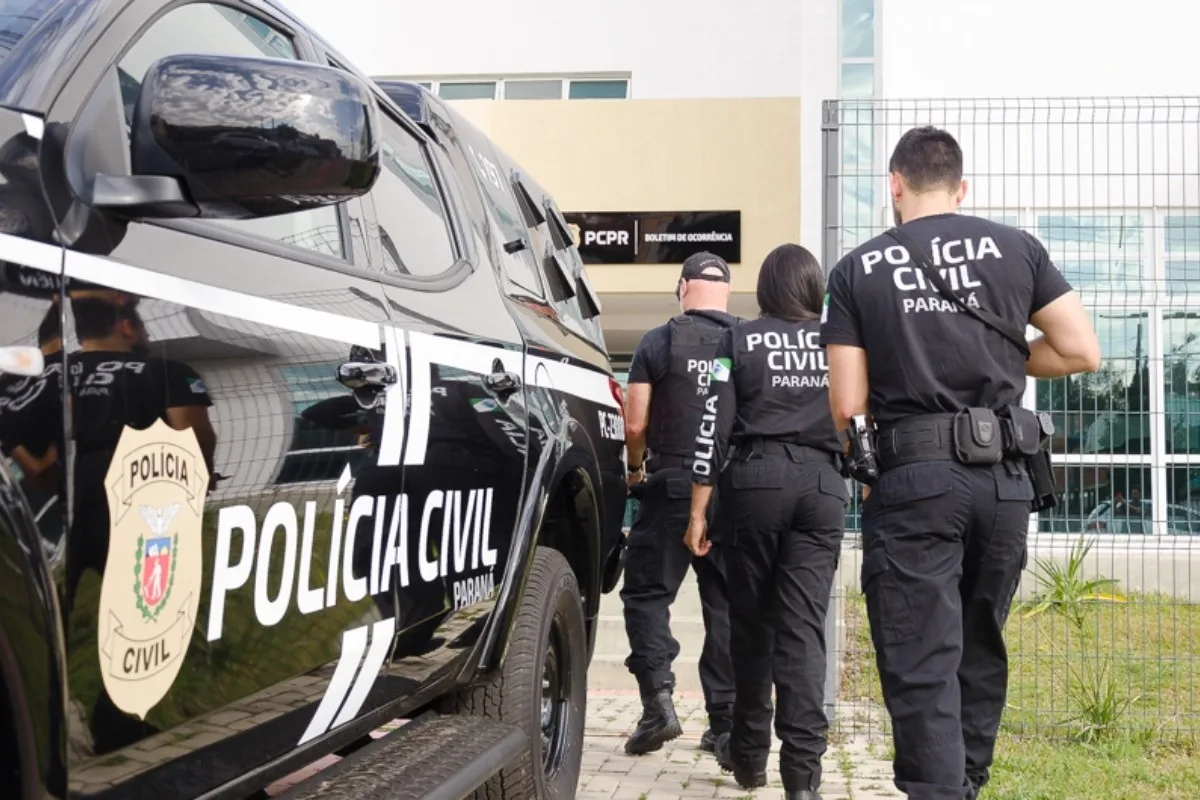 Casal é preso após vídeo com vinho e cigarro de maconha oferecidos a criança