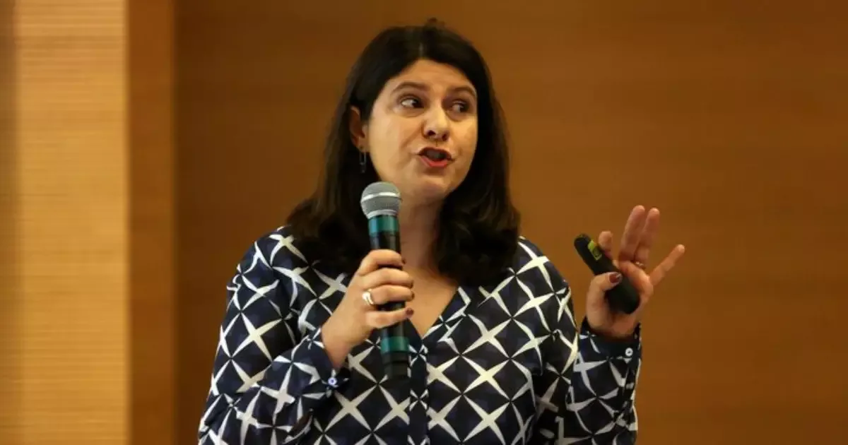Desaceleração e dívida mantêm pressão sobre os juros reais no Brasil