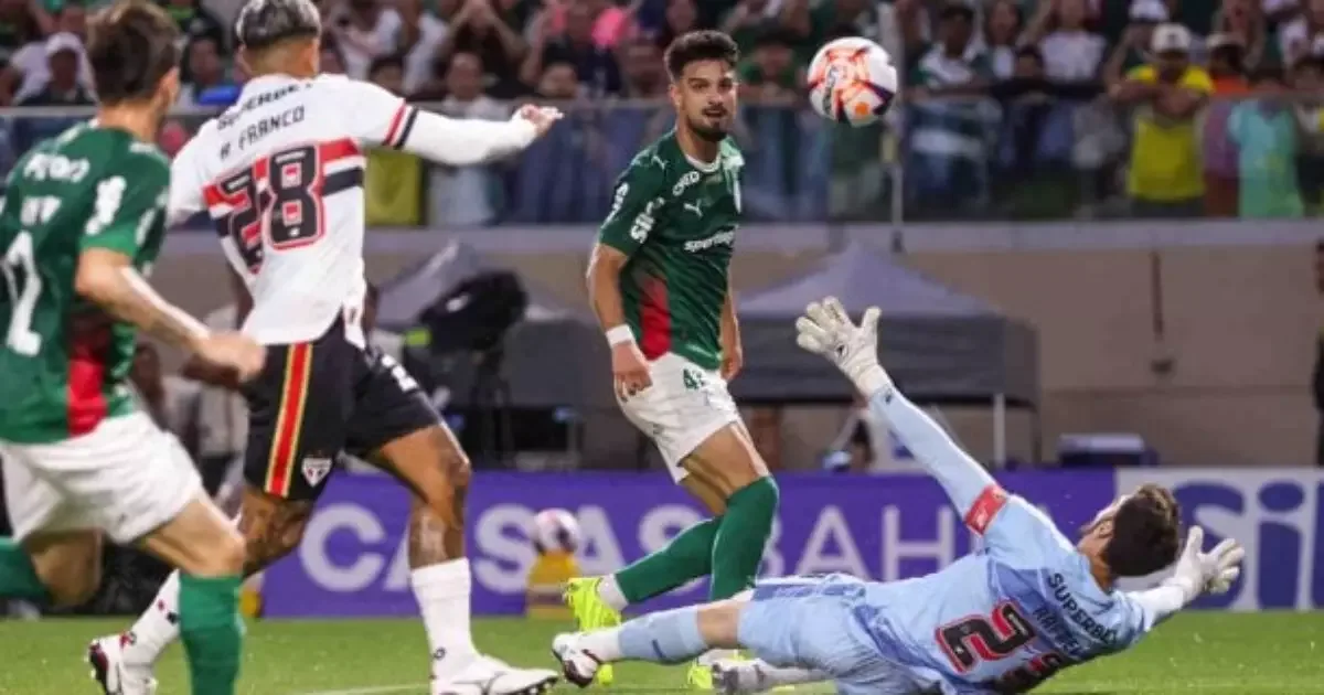 Palmeiras enfrenta São Paulo com sequência de 12 jogos sem derrota