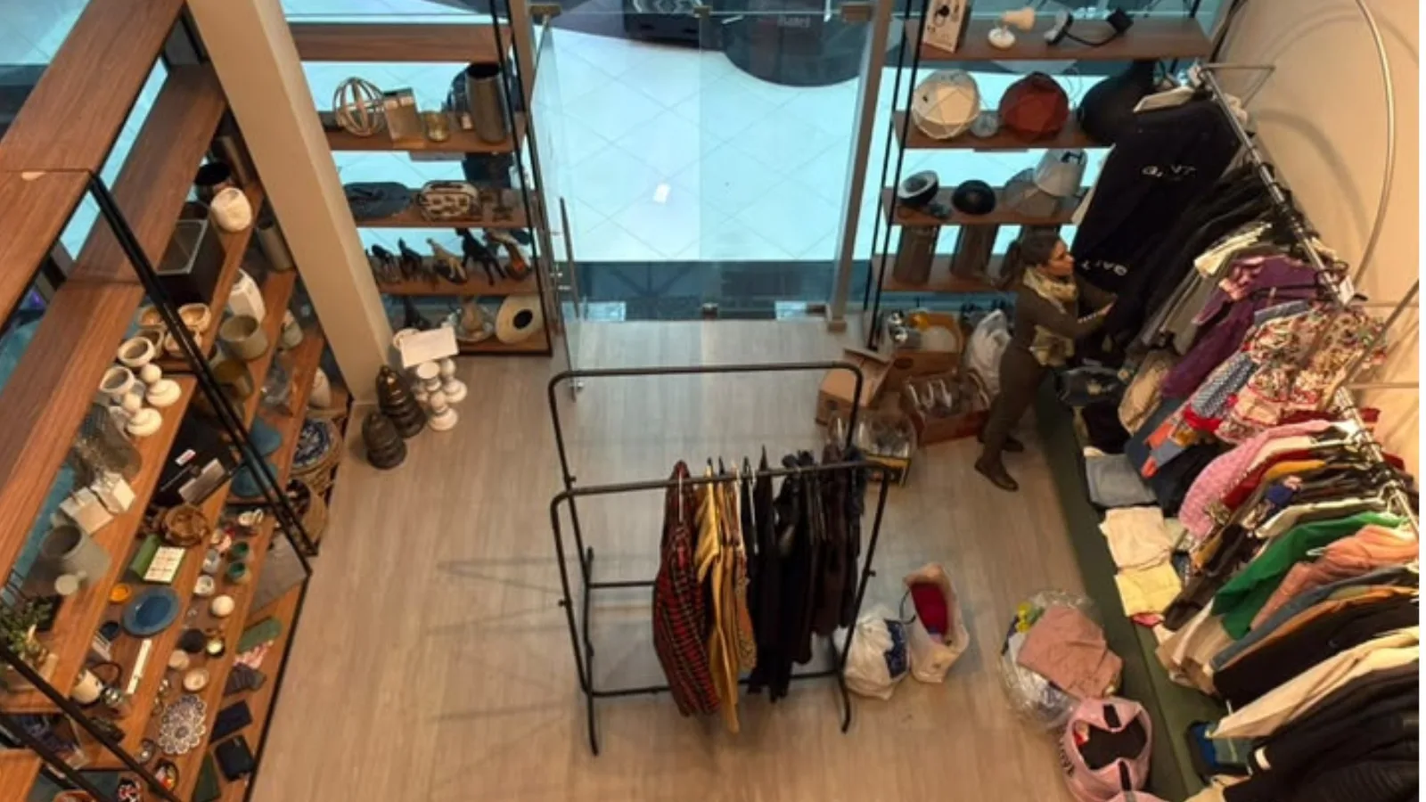 Bazar destina arrecadação a obras na Vila Esperança, em Curitiba