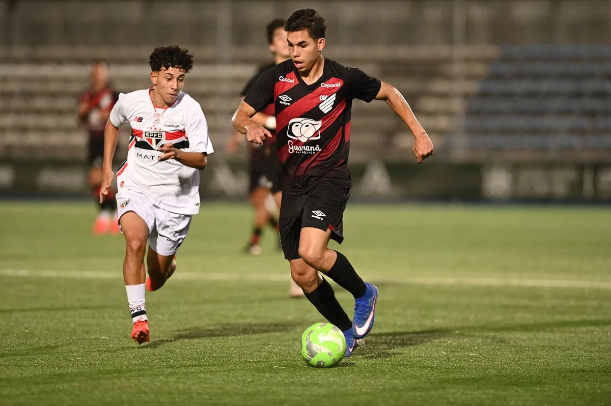 Athletico enfrenta o Racing na final do Mundial Juvenil