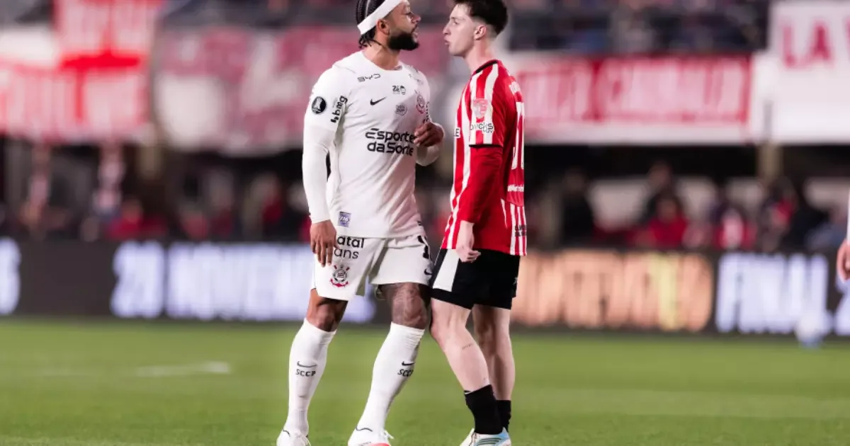 Corinthians cai para o Estudiantes e torcida vaia jogadores após eliminação