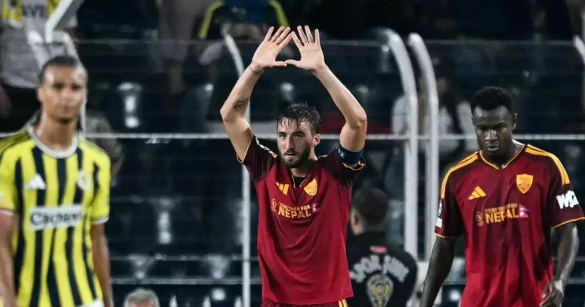 Roma abre vantagem, mas Fenerbahçe reage e empata pela Champions