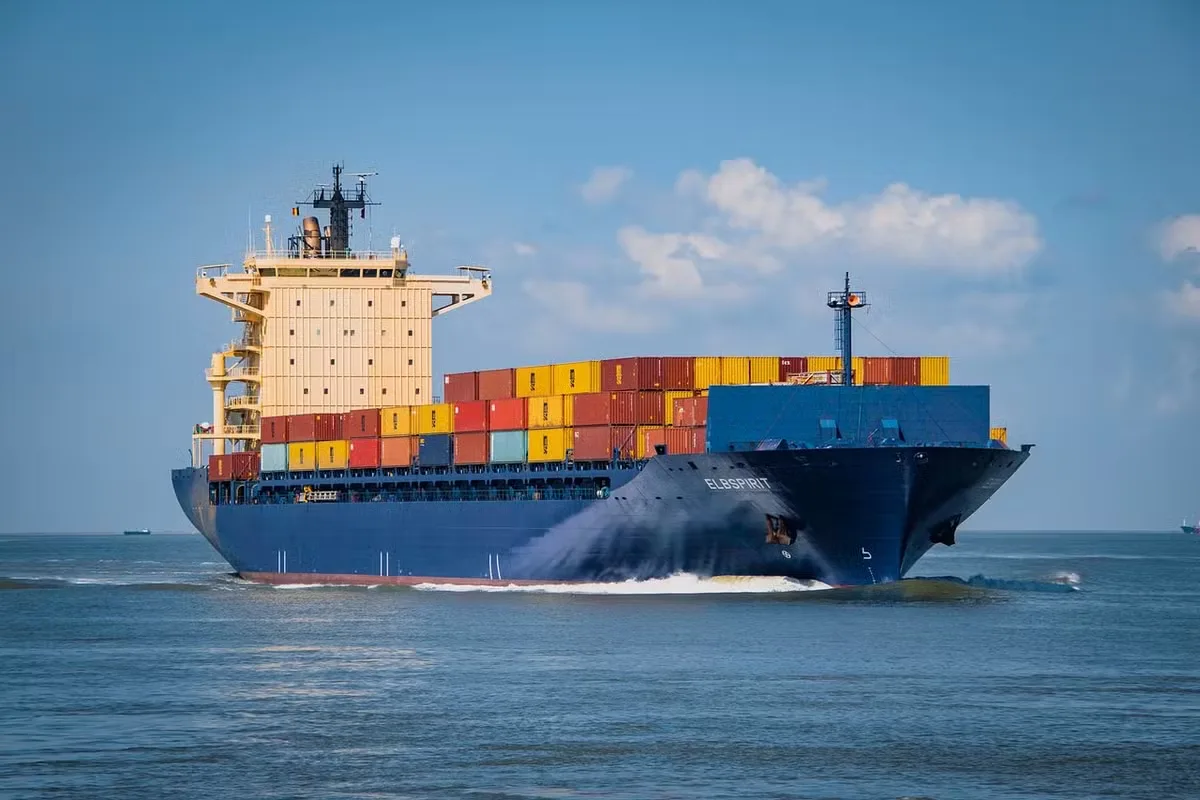 IMO pode votar em novembro regras para reduzir emissões de navios