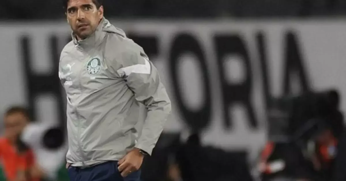 Palmeiras empata com Botafogo, perde liderança e Abel questiona arbitragem